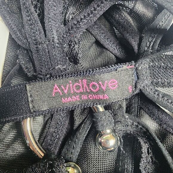 AvidLove Black Deep V Lace & Mesh Crotchless Teddy (S) - Picture 8 of 8